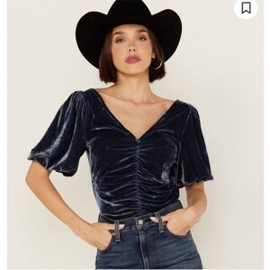 ❤️‍🔥Firm Price❤️‍🔥 FREE PEOPLE WOMEN'S CUPCAKE VELVET TOP